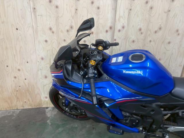 カワサキ Ninja ZX-4R SE