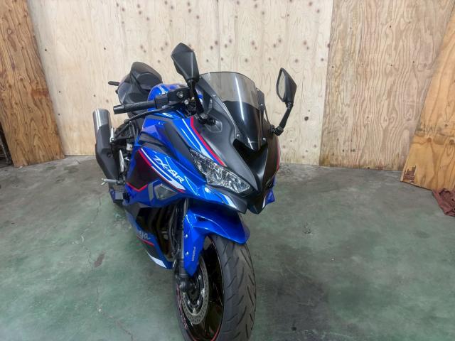 カワサキ Ninja ZX-4R SE