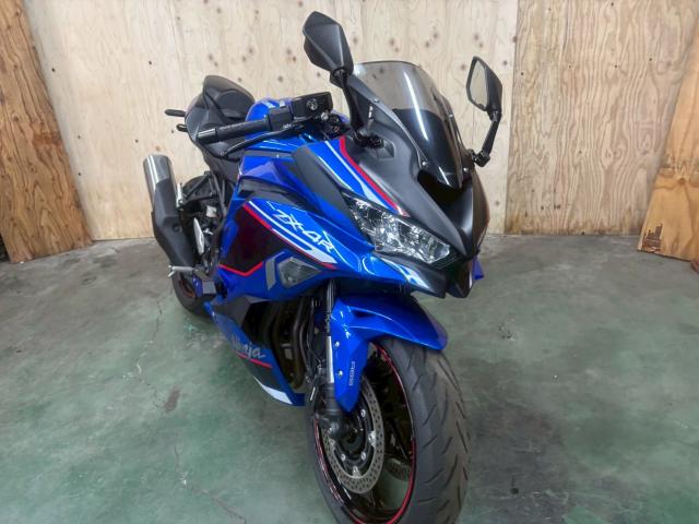 カワサキ Ninja ZX-4R SE