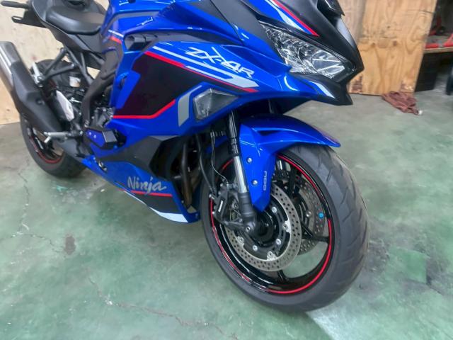カワサキ Ninja ZX-4R SE