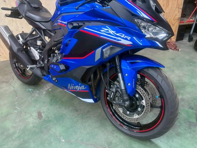 カワサキ Ninja ZX-4R SE