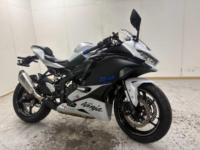 カワサキ　Ninja ZX-4R SE