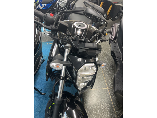 スズキ　ジクサー150