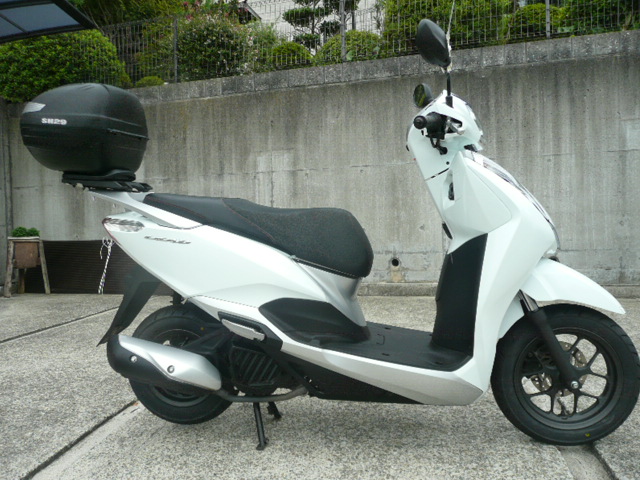 　ホンダ　リード125　白　ワンオーナー　走行距離5754㎞　タイヤ前後新品　Rボックス付き