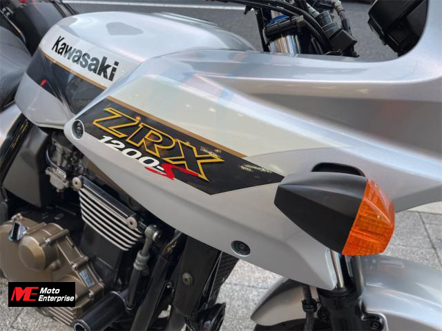 カワサキ ZRX1200S