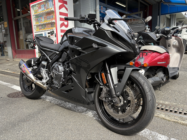 スズキ　GSX-8R