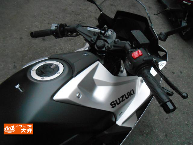 スズキ GSX-8R